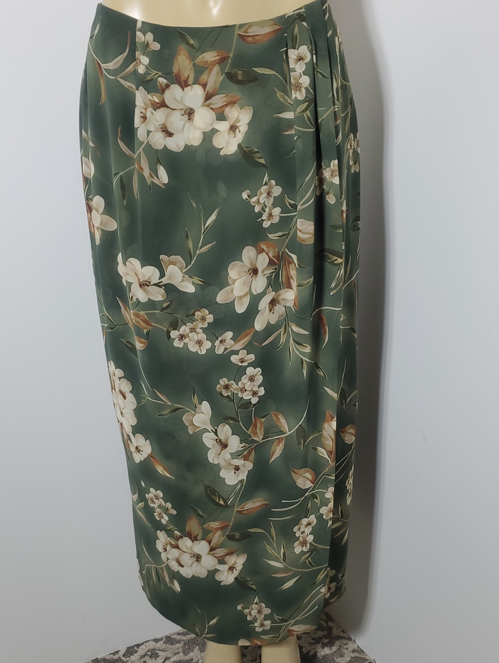 Amanda Smith Women's Size 16 Green Floral Maxi Skirt